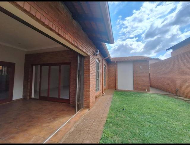 3 BEDROOM SIMPLEX FOR SALE IN EQUESTRIA